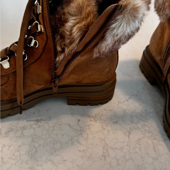 Sun and Stone size 6 booties with faux fur - Picture 3 of 5